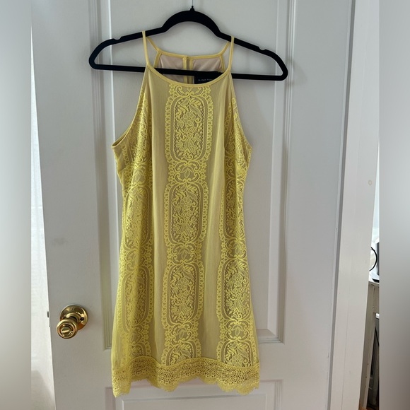 Yellow Mini Dress Lace - Picture 1 of 3